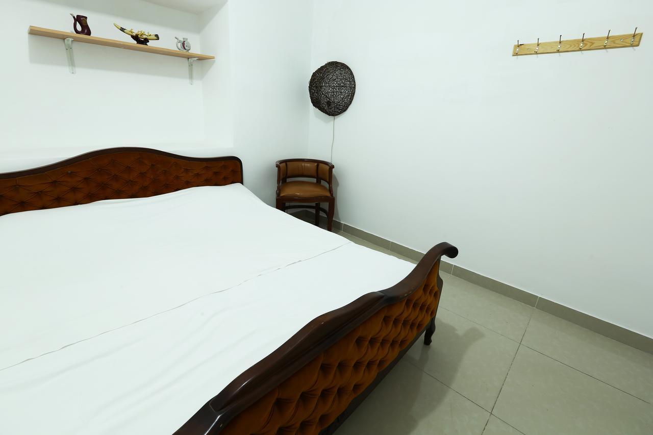 Byron Hostel Erivan Exterior foto