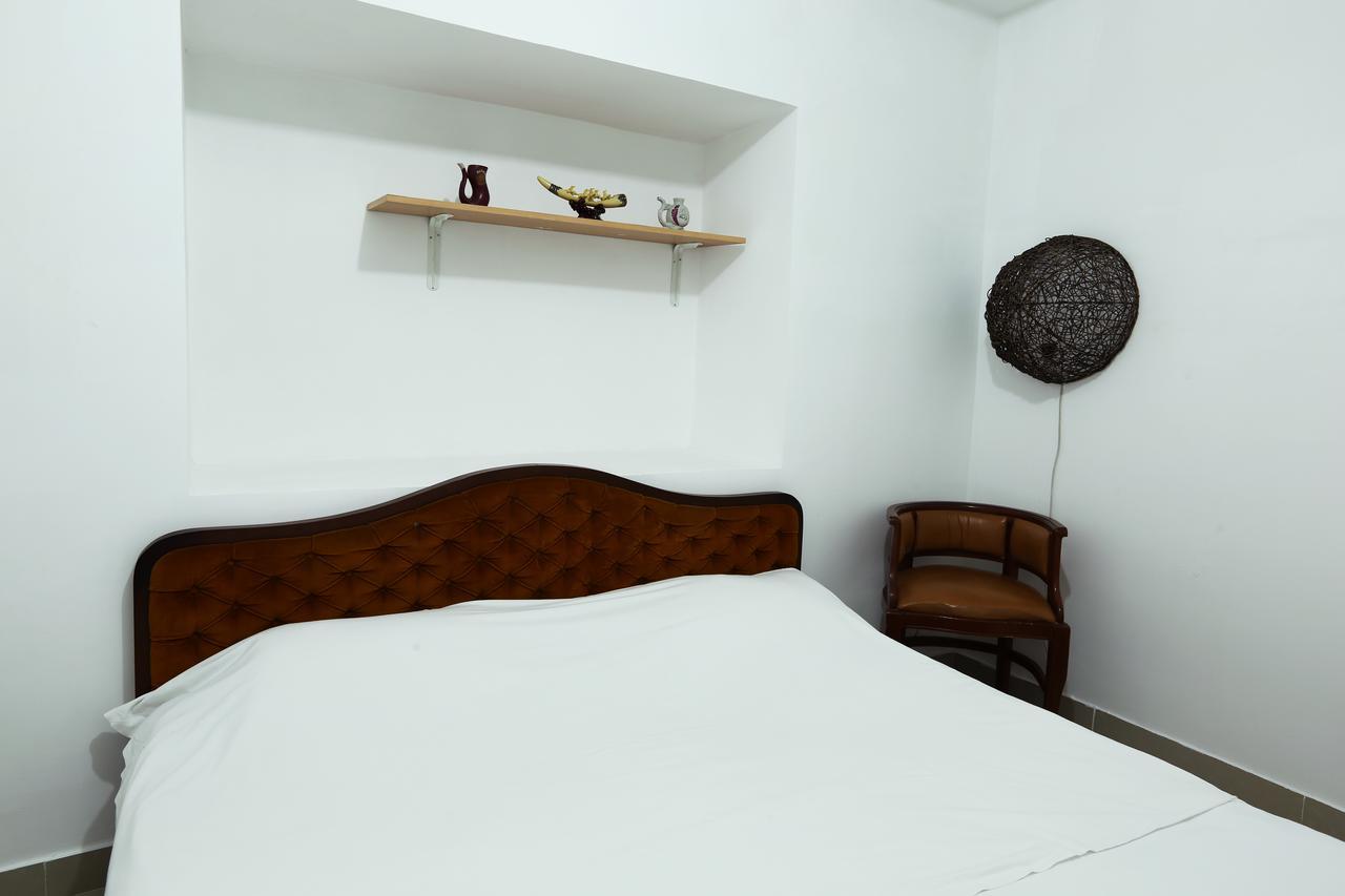 Byron Hostel Erivan Exterior foto